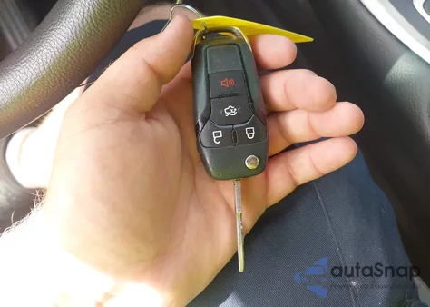 2013 Ford Fusion S z USA, uszkodzony, nr VIN 3FA6P0G76DR161019